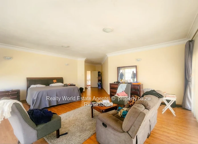 Helensvale Family Home for Sale