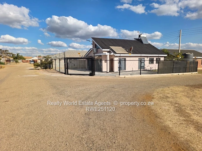3 Beds House For Sale – Budiriro Cabs, Harare