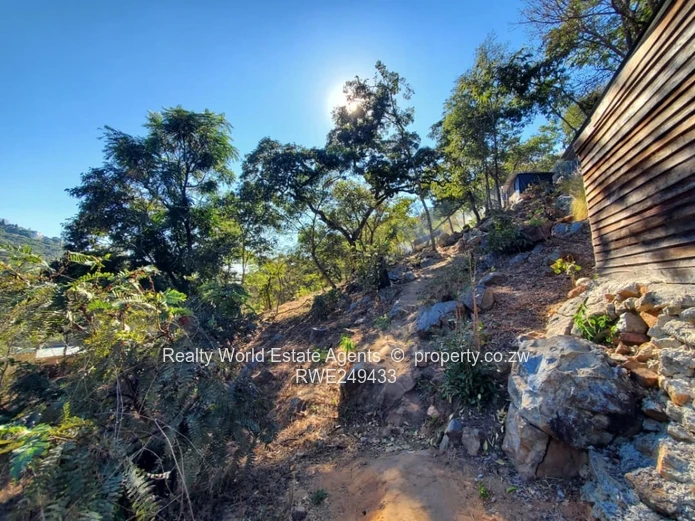 Residential Stand for Sale – Glen Lorne