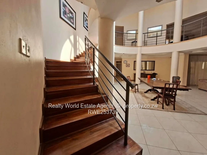 Helensvale Family Home for Sale