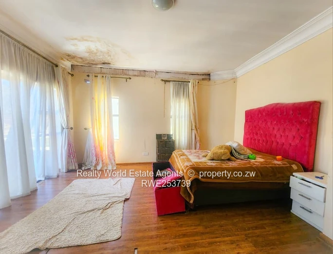 Helensvale Family Home for Sale