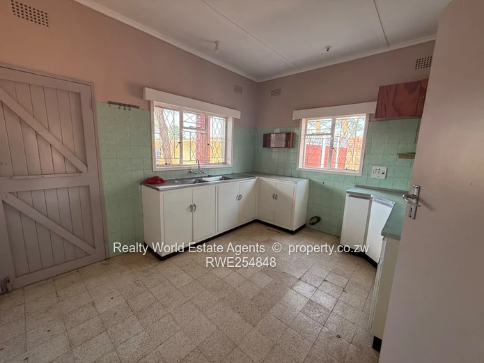 Paddonhurst House to Rent