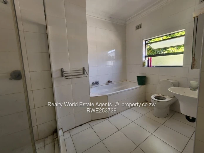 Helensvale Family Home for Sale