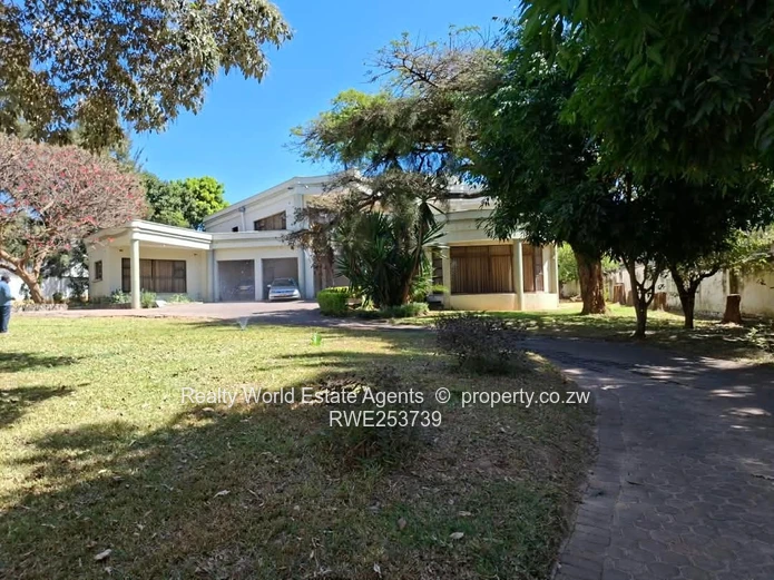 Helensvale Family Home for Sale
