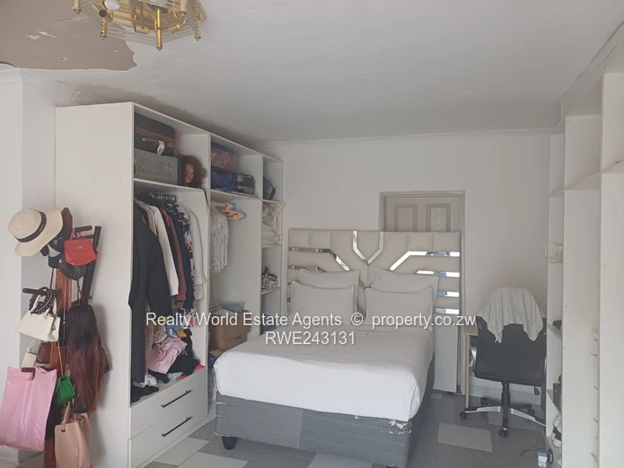 Bluff Hill Pamvura Sunset Mews-Townhouse for Sale (Sole Mandate)