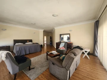 7 Bedroom House