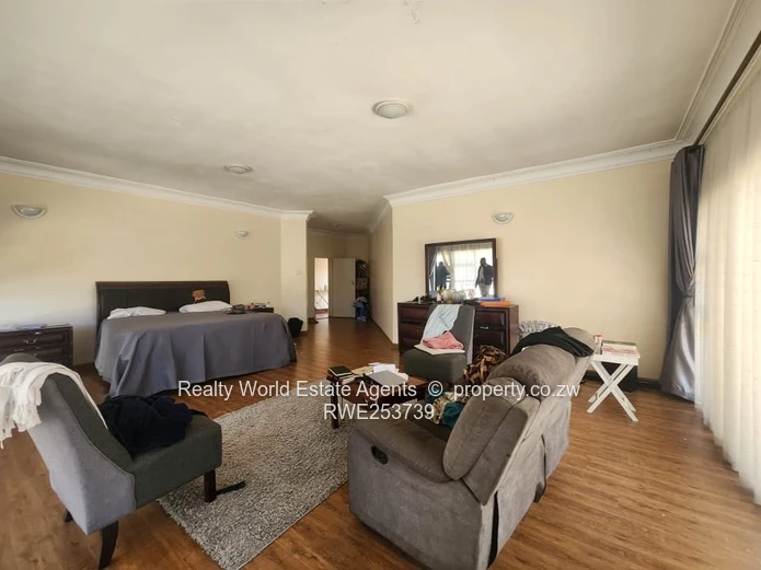 Helensvale Family Home for Sale