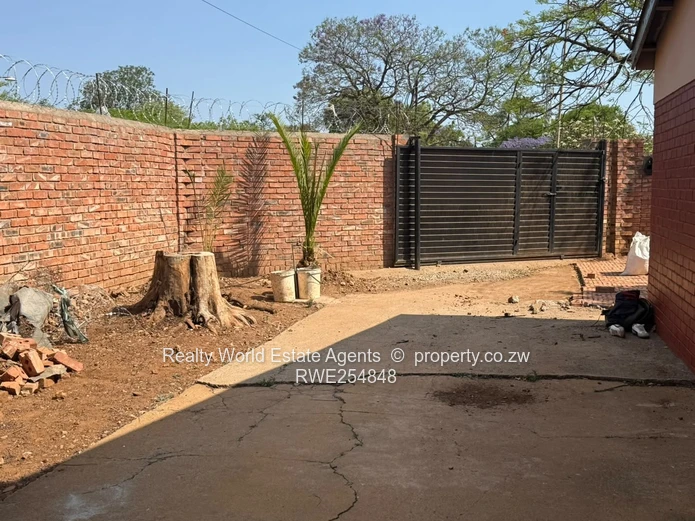 Paddonhurst House to Rent
