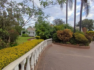 Alexandra Park House for Sale-Close to 