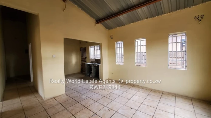 House To Let in Dzivarasekwa 