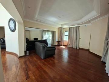 7 Bedroom House