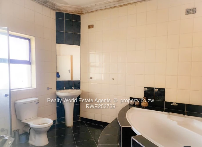 Helensvale Family Home for Sale