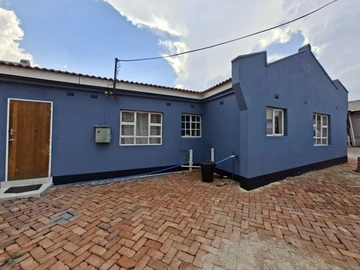 4 Bedroom Garden Flat