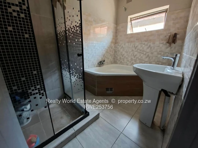 Ruwa Sebassa Park House for Sale
