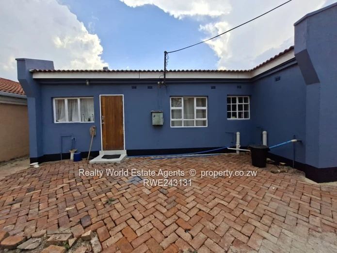 Bluff Hill Pamvura Sunset Mews-Townhouse for Sale (Sole Mandate)